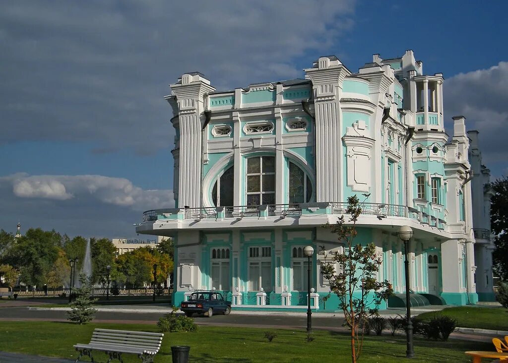 Астраханские здания. Загс астрахань центральный. астрахань пейдж астрахань. астрахань архитектура города. красивые здания астрахани.