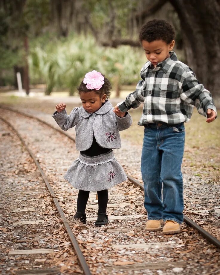 Help brother. Sister helped my brother. Sister helps brother. Sister helped my brother. Sis help brother.