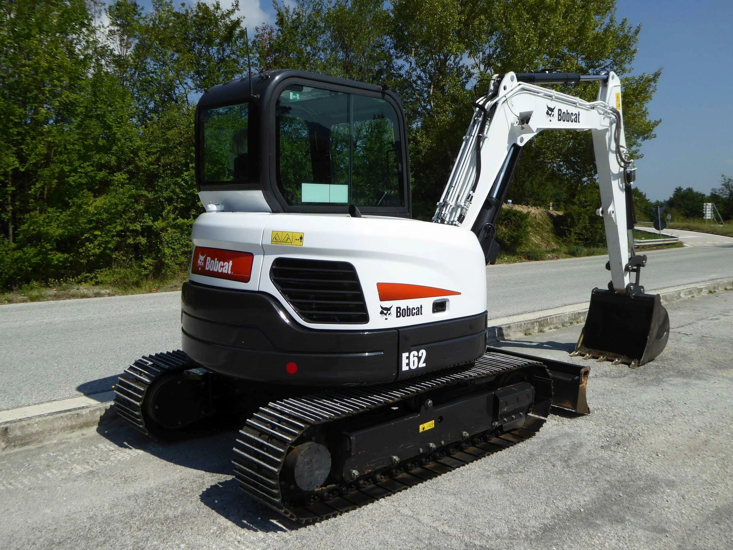 Экскаватор bobcat. Мини-экскаватор «bobcat e62». мини экскаватор бобкэт 312. гусеничный мини-экскаватор bobcat 331. гусеничный мини-экскаватор bobcat е08 габариты.