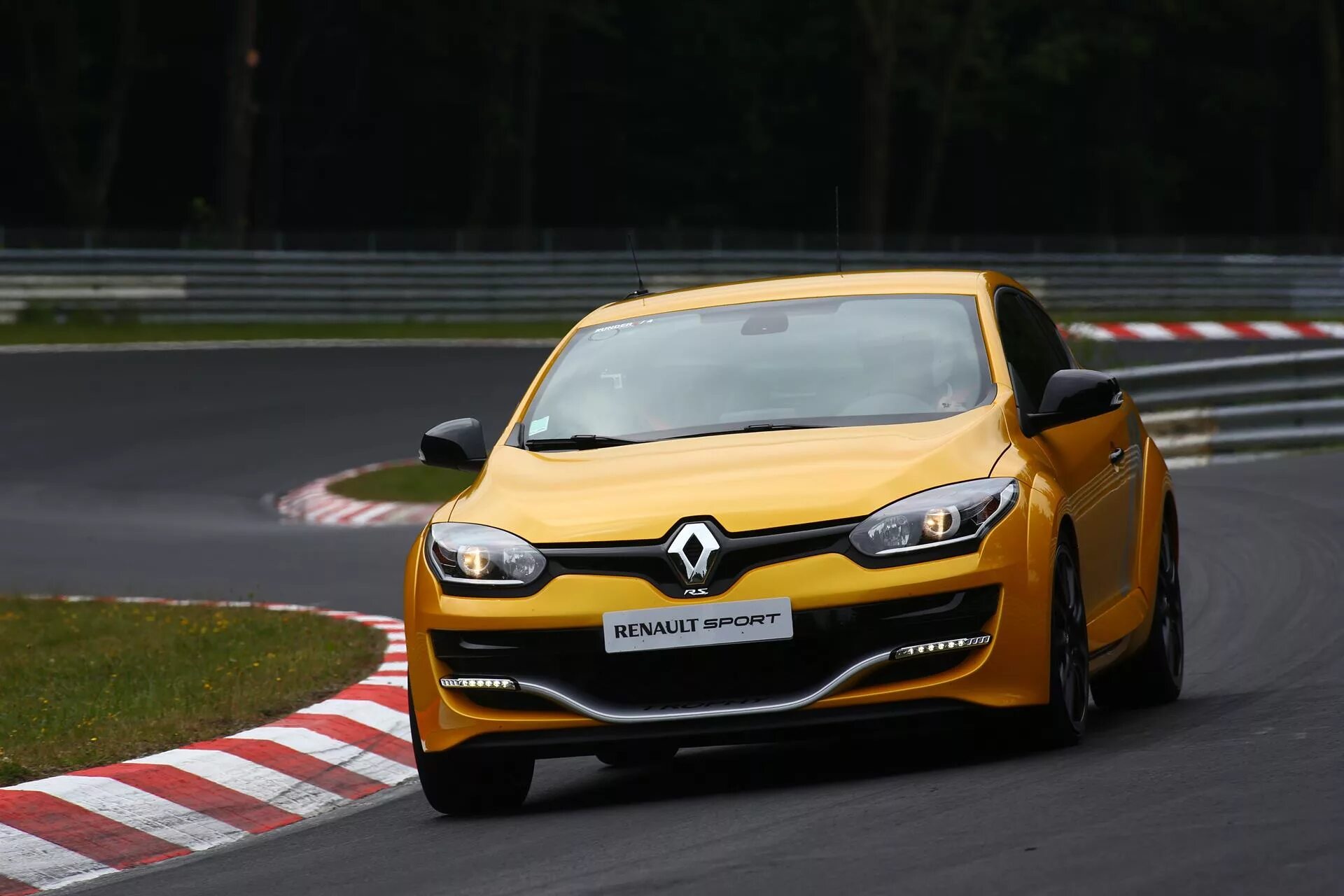 Renault выходит. Renault Megane RS. Renault Megane RS 2015. Renault Megane RS Trophy. Рено Меган 4 РС.