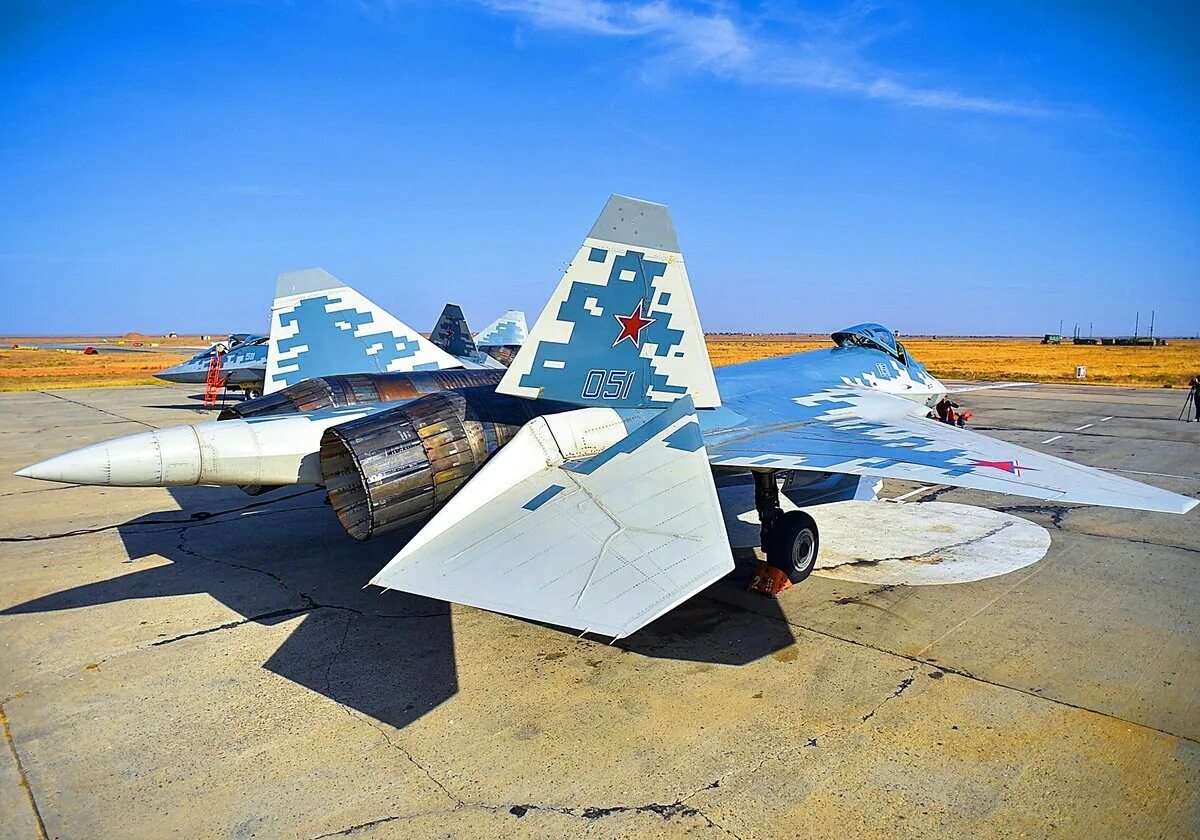 Поколение истребителей су. Су-57 реактивный самолёт. Истребитель 5-го поколения Су-57. Т-50 Су-57. Пак фа Су 57.