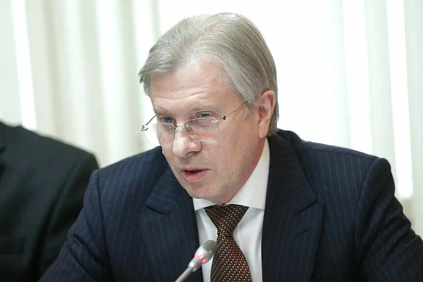 Уехать министр. Уехать министр. Уехать министр. Министр финансов удмуртской. Уехать министр.