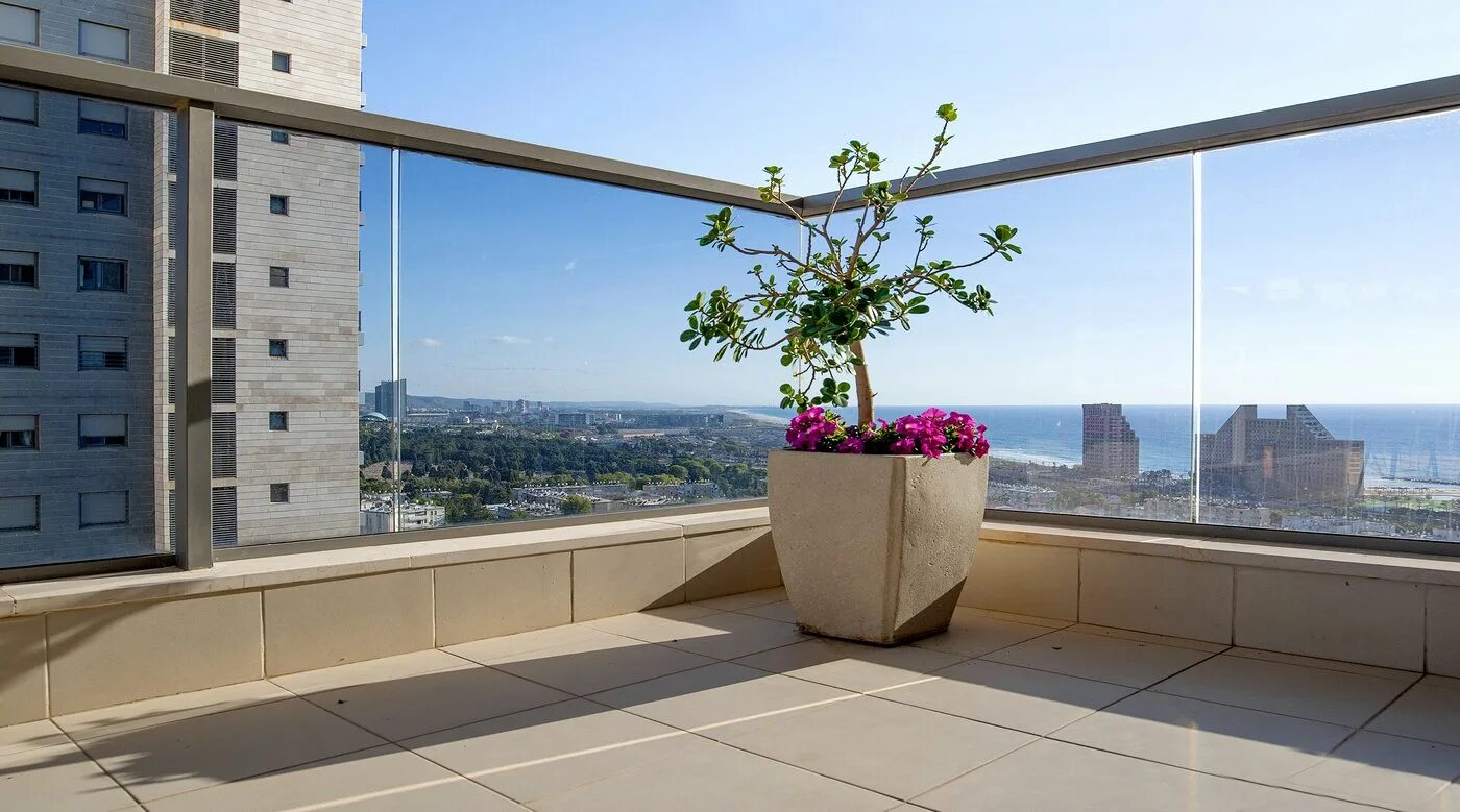 Balcony перевод