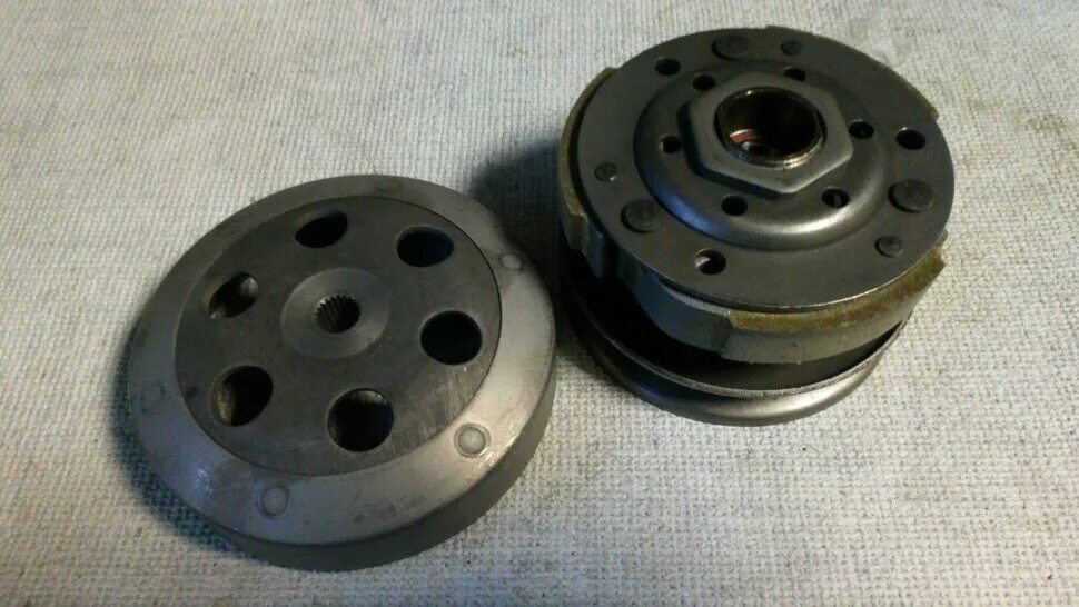 Задний вариатор хонда дио 27. Спортивный вариатор на хонда дио 34. Вариатор дио 34. Щека вариатора внешняя dio af18 12mm. Вариатор задний (сцепление) honda dio af35/48/51/56 (с барабаном) "tmmp".