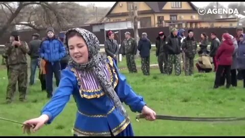 Фланкировка казачьей шашкой под песню
