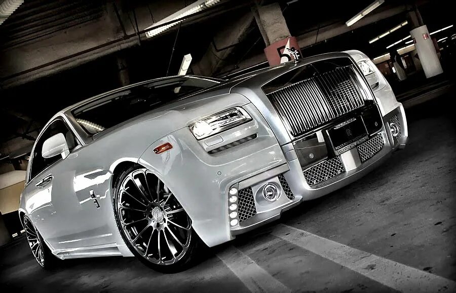 Roll tuning. Chrysler 300 rolls-royce. chrysler 300c tuning. rolls royce ghost. chrysler 300 bodykit.