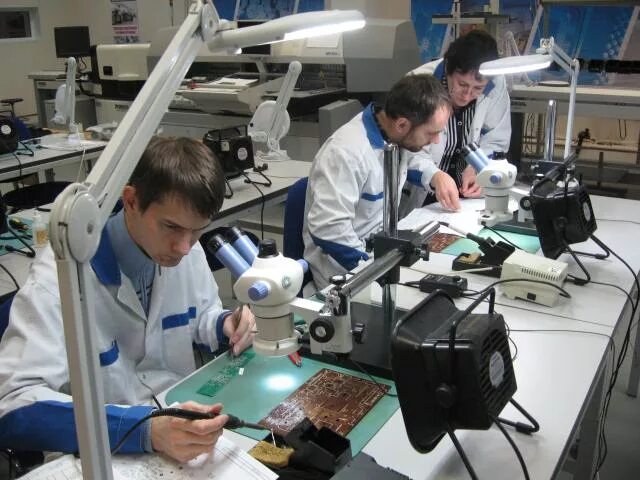 монтажник рэа (радиоэлектронной аппаратуры). монтажник рэаип. радиомонтажник-сборщик рэа. слесарь сборщик рэа. радиомонтажник-сборщик рэа.