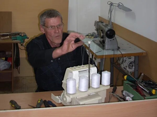 адрес мастерской по ремонту швейных машин. адрес мастерской по ремонту швейных машин. адрес мастерской по ремонту швейных машин. мастерская по ремонту швейных машин. наладчик швейных машин на дому.