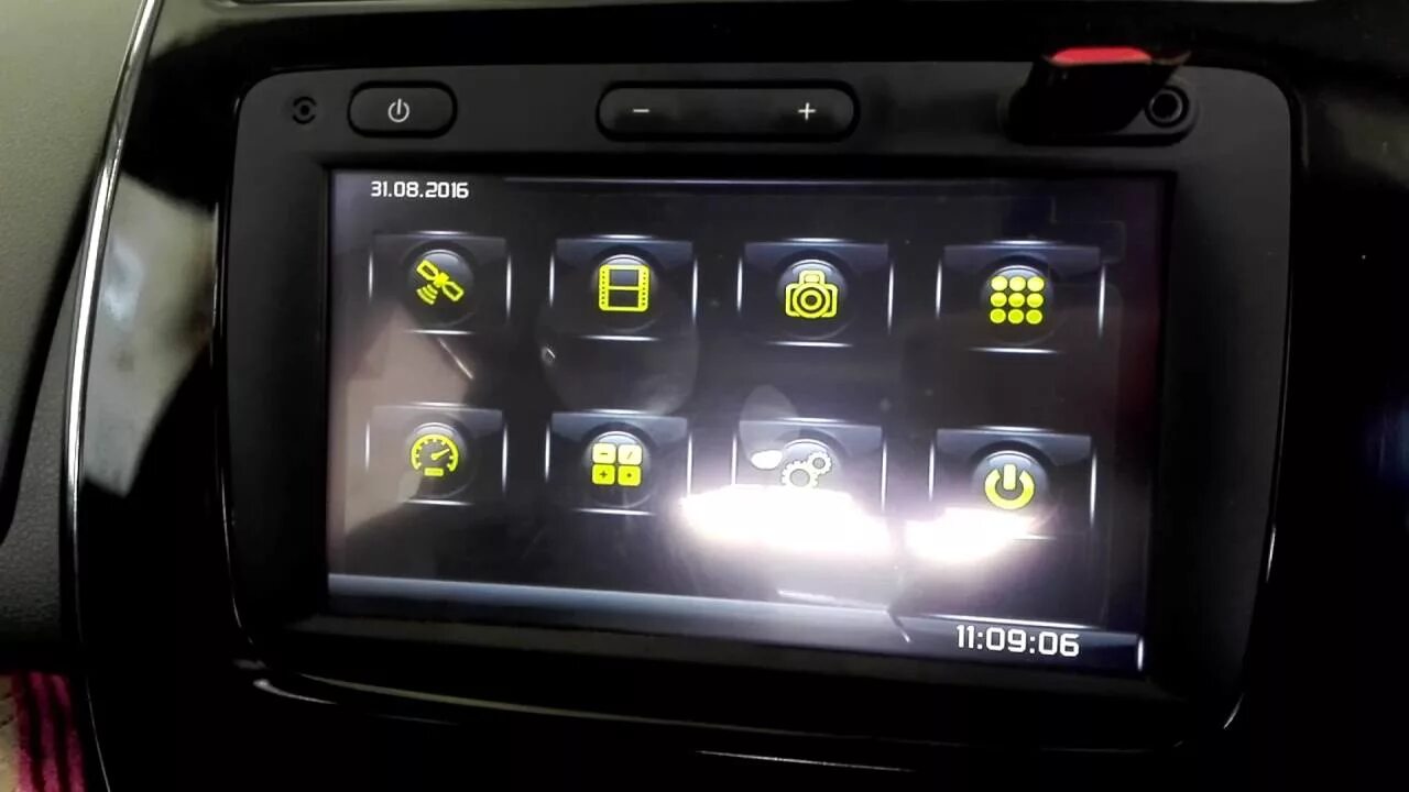 Renault media. Штатная магнитола Рено Дастер с навигацией Media nav Evolution. Media nav 8.0.5.