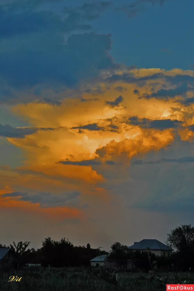 большие облака. красивые облака. облака закат. небо закат. небо с облаками.