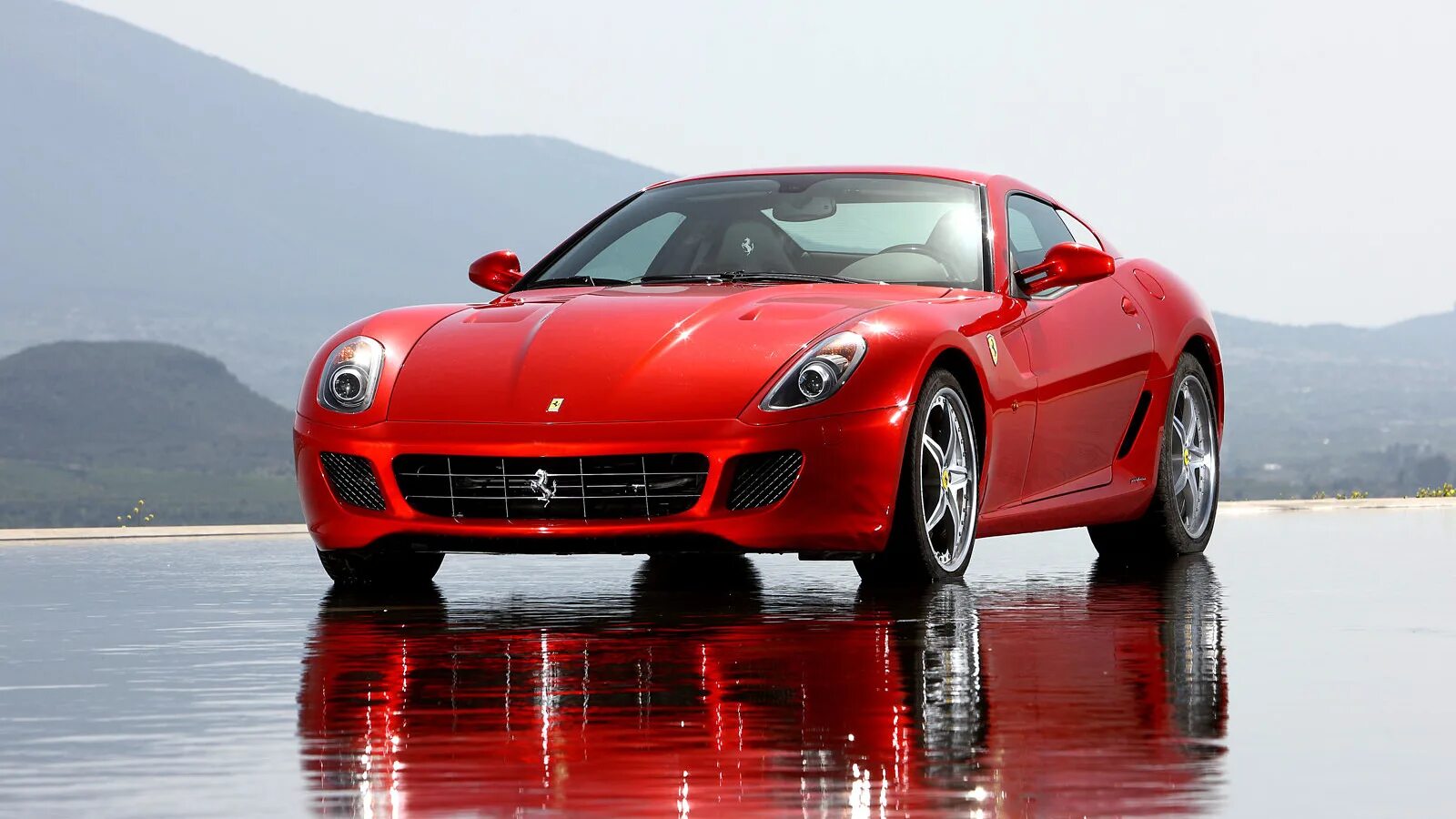 Красные машины фото. Машина Ferrari 599 GTB Fiorano. Феррари 599 GTB. Ferrari 599 GTB HGTE. Ferrari 599 2012.