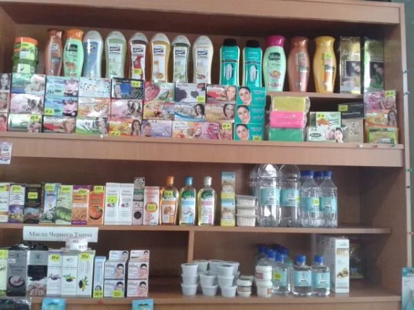 Рынок садовод мусульманская одежда. Магазин мусульманских товаров. Женская одежда на рынке. Исламские товары для здоровья. Исламские товары оптом.