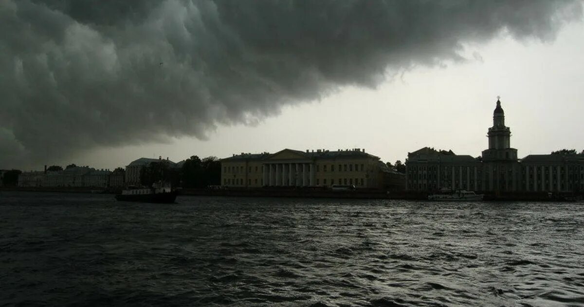 Питер депрессивный город. Мрачный Петербург Достоевского. Серый Петербург. Питер серый мрачный.