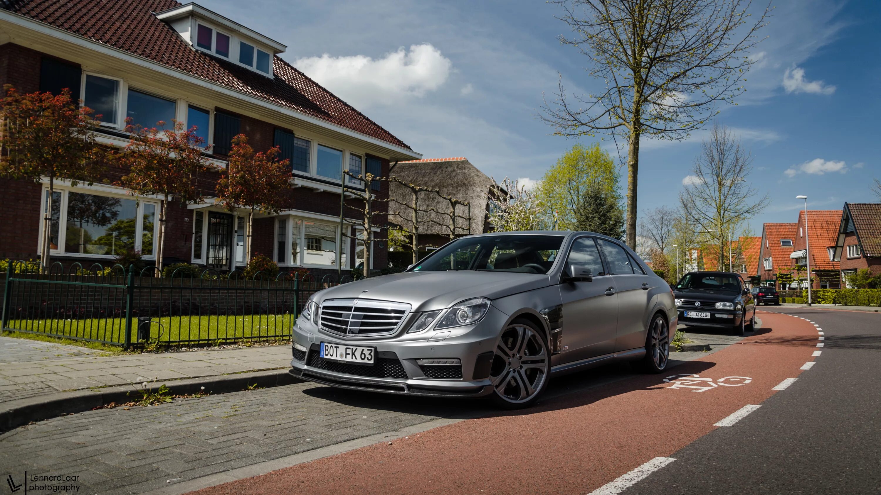 Мерседес w212 Brabus. Mercedes Benz Германия. Компания Мерседес в Германии. Нидерланды Мерседес. Купить мерседес в европе