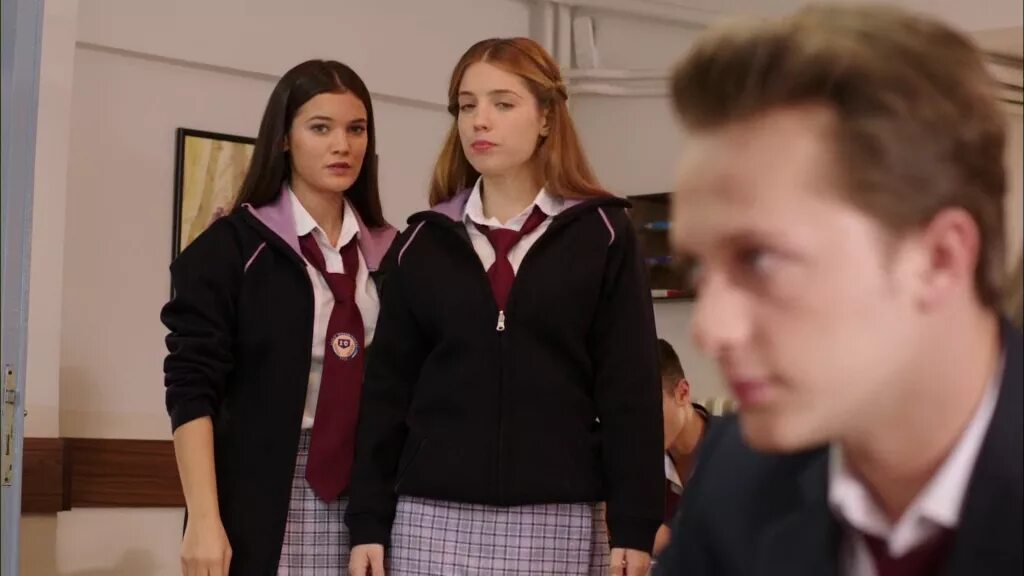 Турецкий сериал Sil baştan (2014). Sil baştan сериал. Начать сначала сериал турецкий. Турецкие сериалы про школу