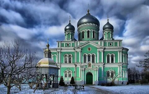 Главный храм города или монастыря