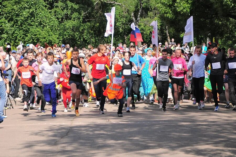 5 мая 2013. Спорт во благо забег. Спортивный семейный фестиваль семейный забег. Пробег Даунсайд ап 25 мая 2013 фото.