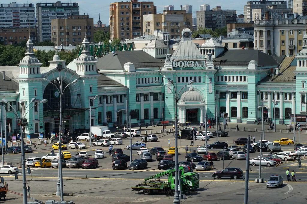 Отель на белорусской москва. Белорусский вокзал гостиница. B60 отель москва белорусская. Гостиница на трех вокзалах. Отель на белорусском вокзале москва.