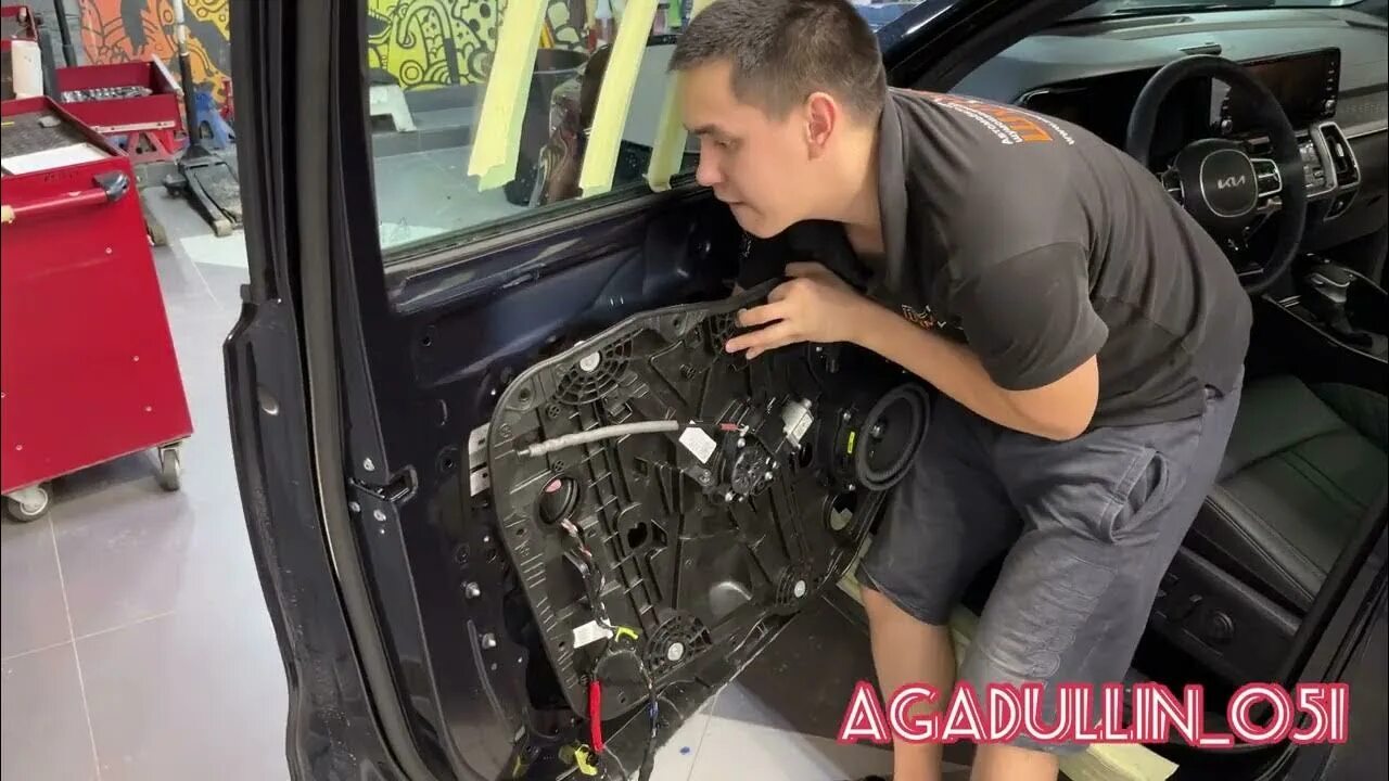 Back door - device (Kia Cerato 1 2004-2009: Body: Body elements)