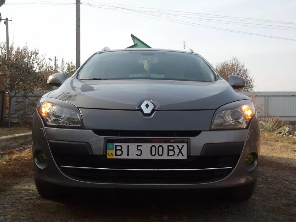 Дхо рено меган. Дневные ходовые огни Рено Меган 3. Ходовые огни Renault Megane III. ДХО Рено Меган 2. ДХО Рено Меган 3.