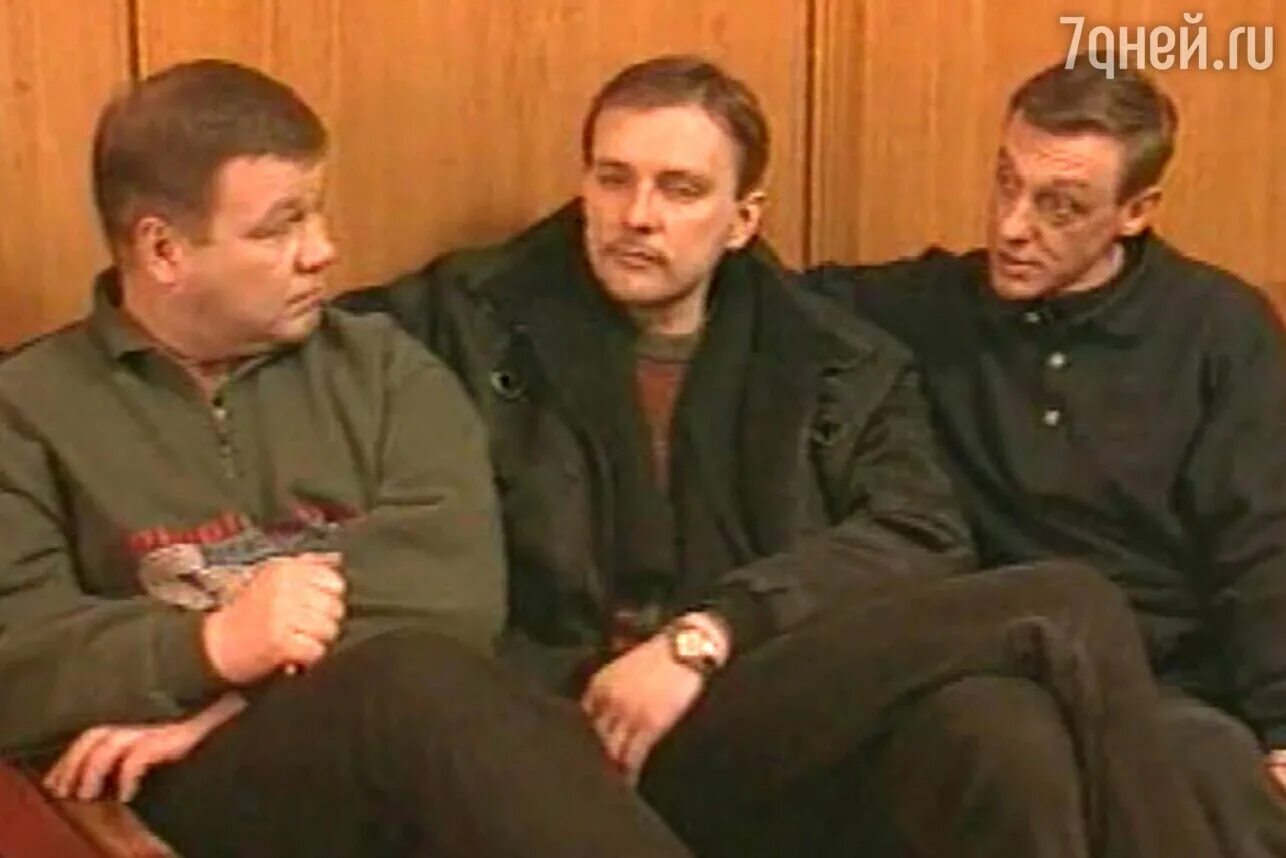 Улицы разбитых фонарей школа паука. Улицы разбитых фонарей 1997. Обнесенные ветром улицы разбитых фонарей. Дукалис улицы разбитых фонарей. Дукалис улицы разбитых фонарей.