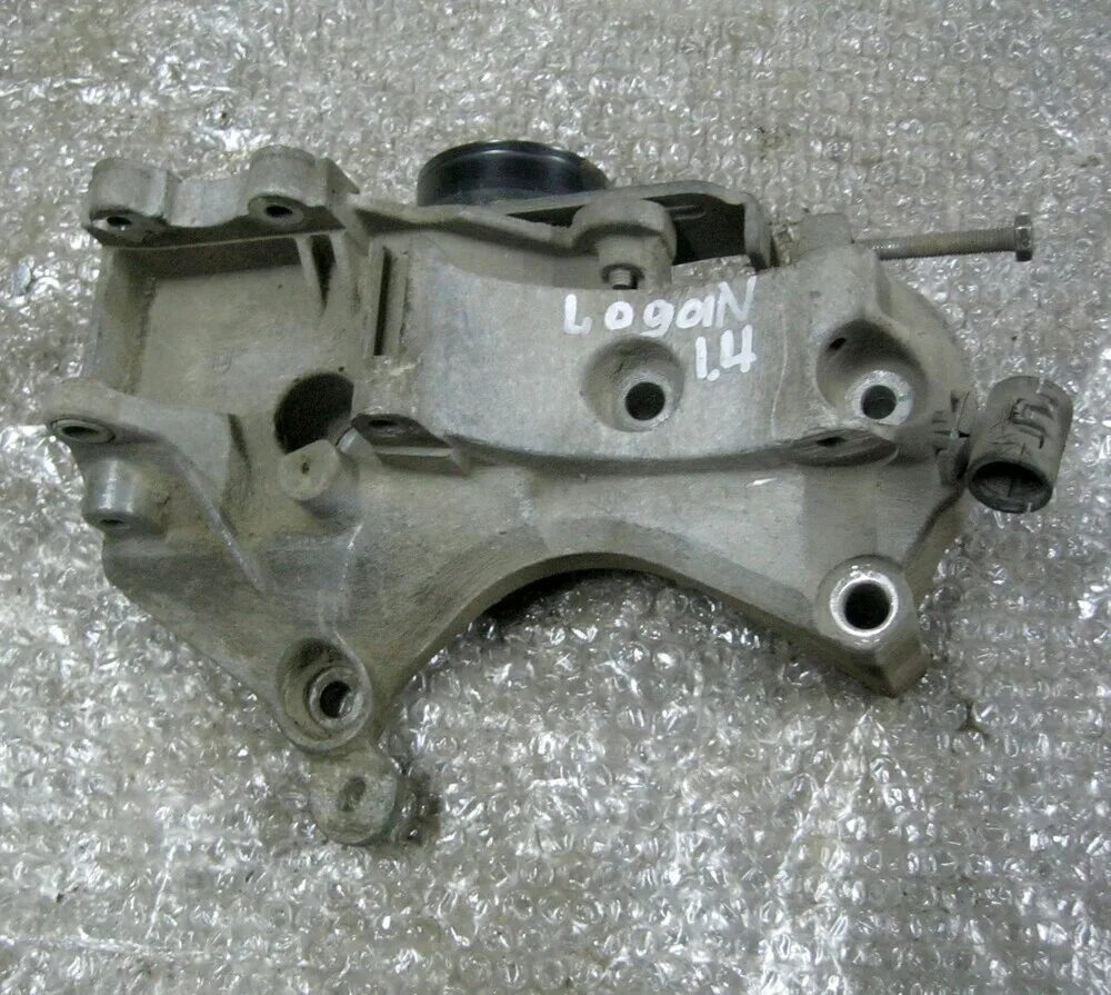 Купить кронштейн генератора 8200669495 renault 1,5 dci в интернет магазине "Втор