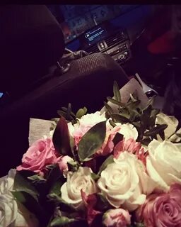 Розы в машине на сиденье реальные (68 фото)