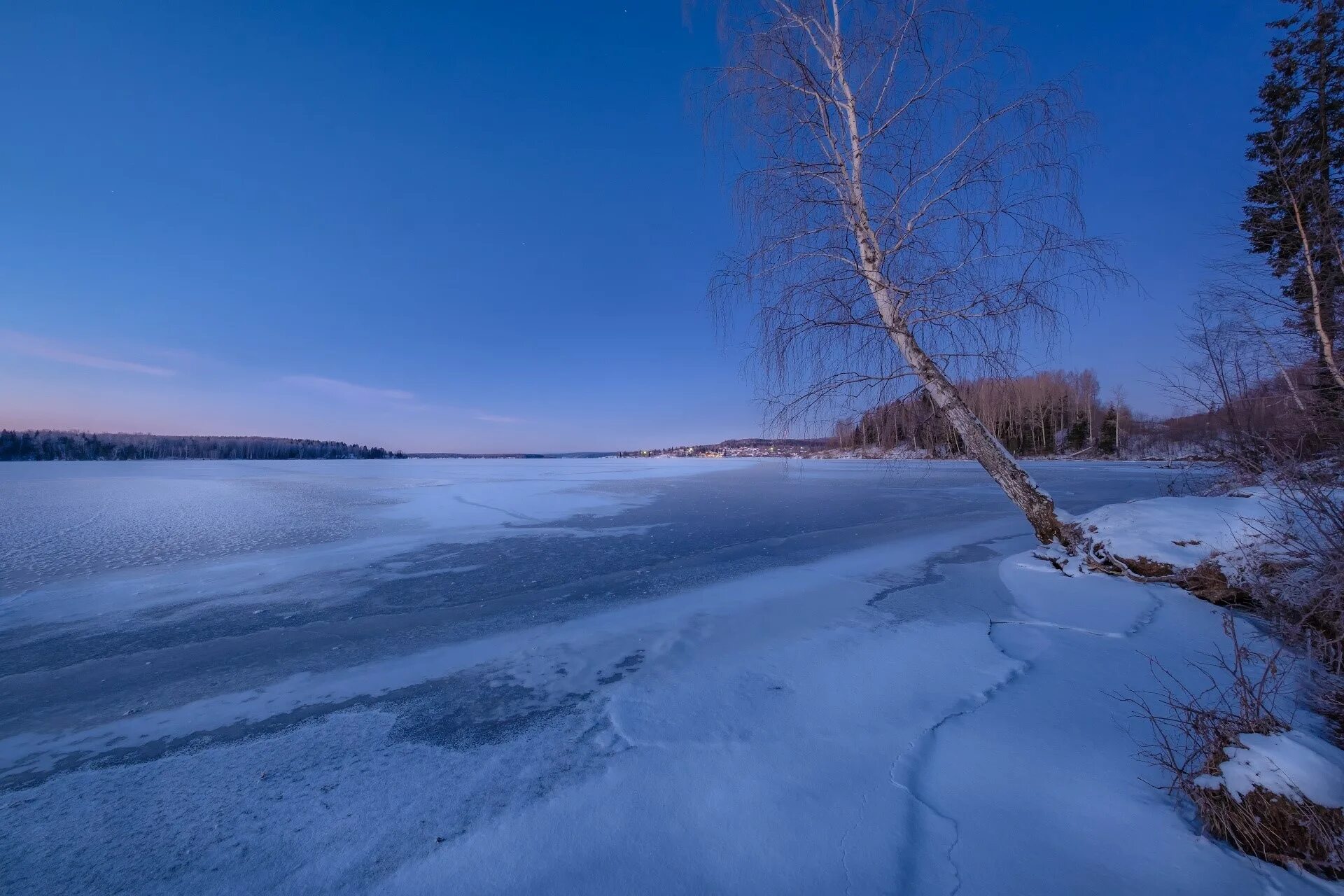 Березки лед. Река Ледяная Пермский край. Зимняя река. Река зимой. Природа Пермского края зима.