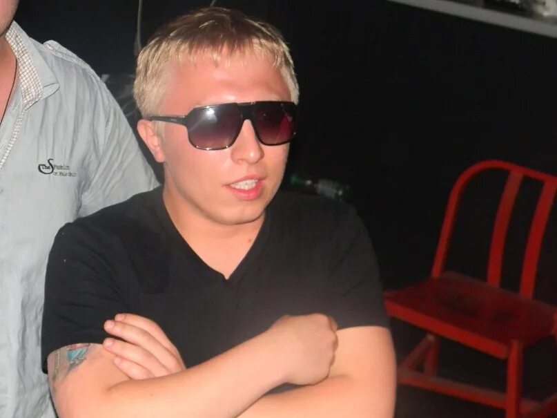 Витя ак без очков сейчас. Рэпер витя ак 47. Ака 47 витя. Витя ак 47. Очки вити ак47.