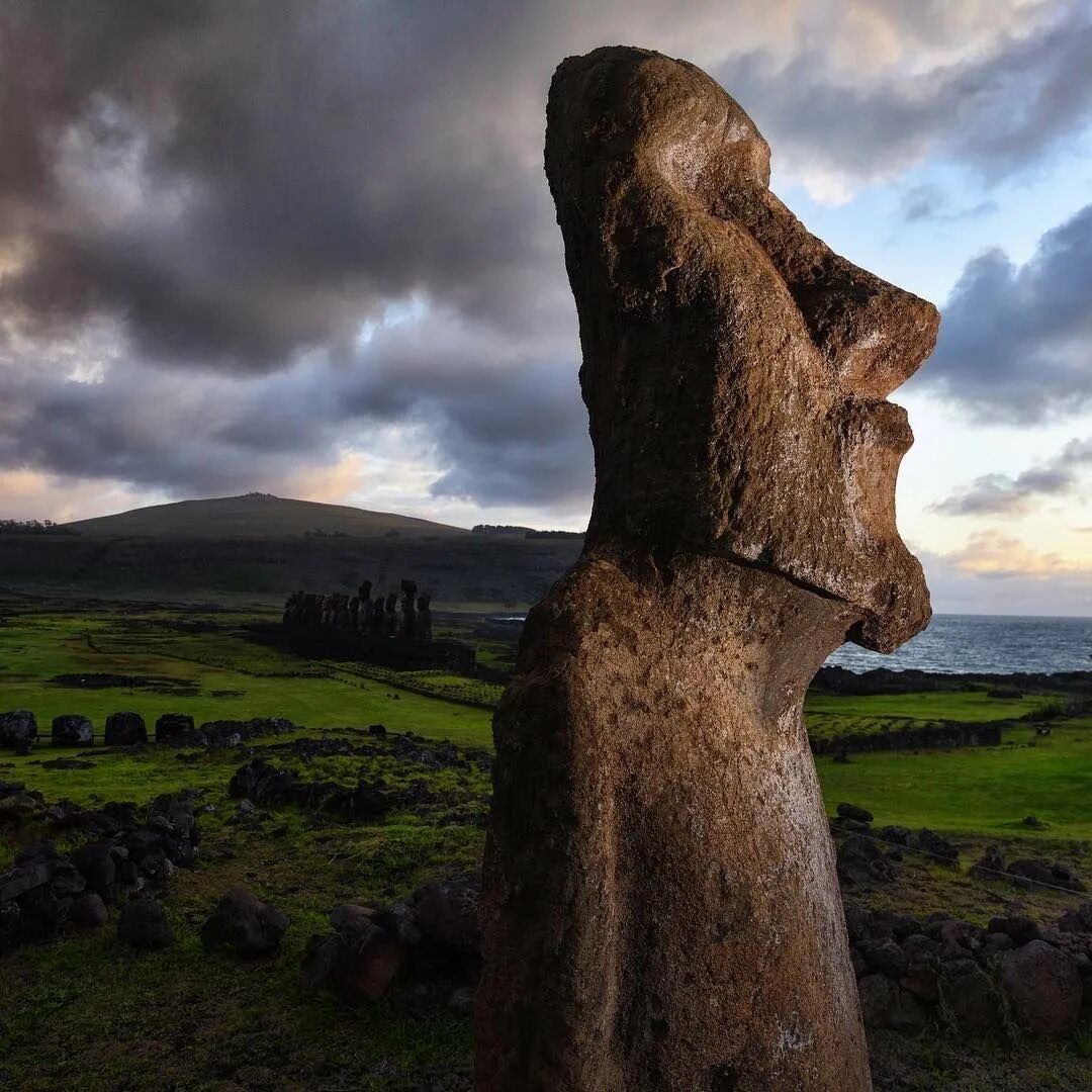Идол скульптура. Остров Пасхи статуи Моаи. Каменные идолы острова Пасхи. Каменные статуи Моаи остров Пасхи Чили. Статуи Рапа Нуи.