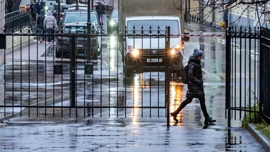 В москве выпала месячная норма осадков. Дождь в москве картинки. осадки в москве. дождь 30 процентов. фото москва сегодня утром 2022 12 декабря.