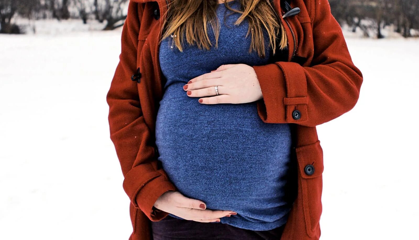 фотосессия беременной зимой. беременная женщина. зимой свекровь высадила беременную. укрощение свекрови мелодрама. дорогая свекровь я не нуждаюсь.