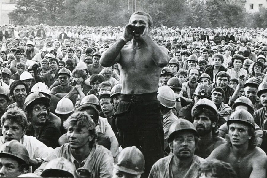 Забастовка шахтеров кузбасса в 1989 году. Забастовка шахтеров в ссср 1989. Шахтерские забастовки 1989 кузбасс. Забастовка шахтеров в ссср 1989. Забастовка шахтеров в кузбассе 1989.