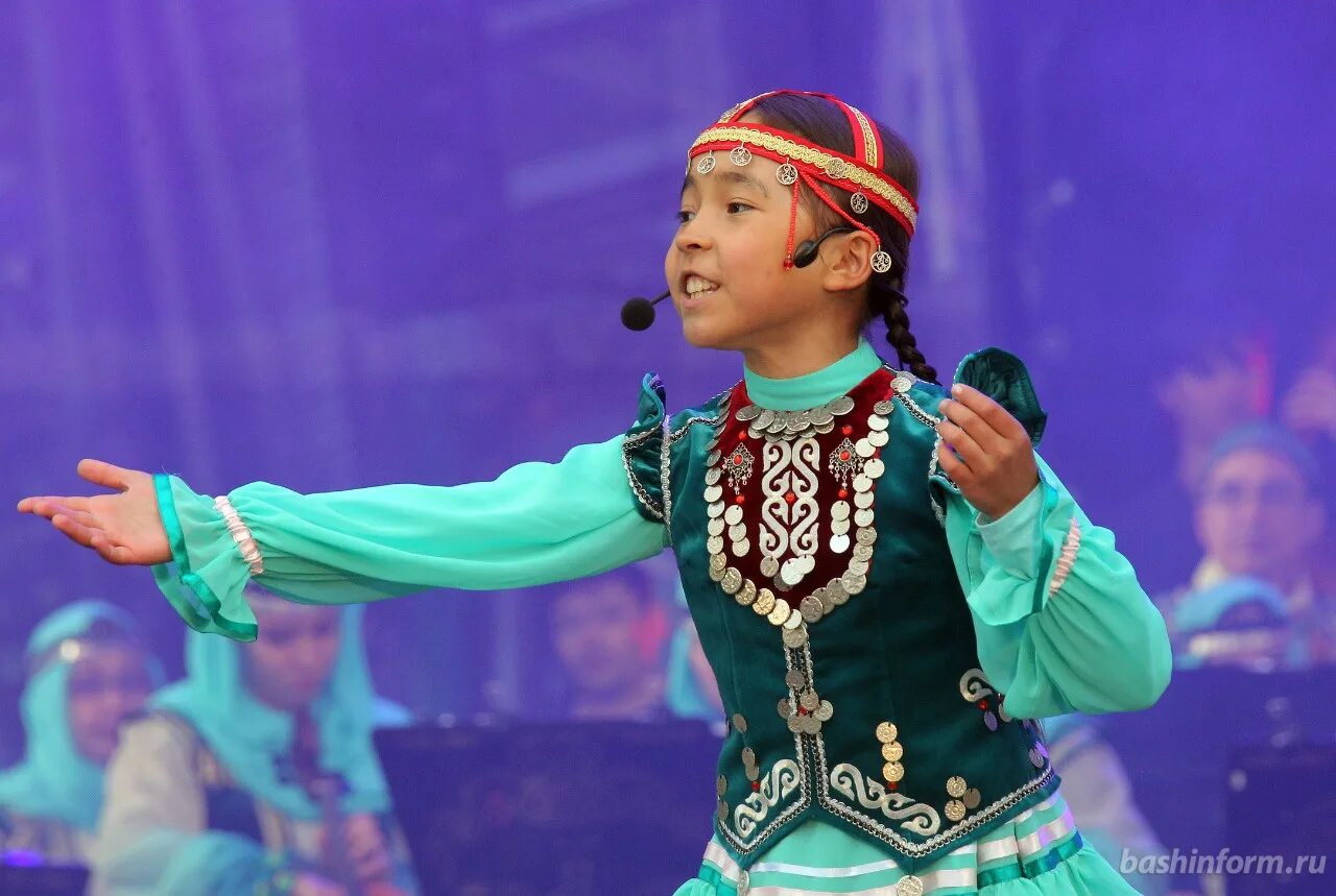 Музыкальные традиции татар. Игра на кубызе детей. Национальные музыкальные инструменты башкир. Курай башкирский музыкальный инструмент. Музыка детский башкирский.