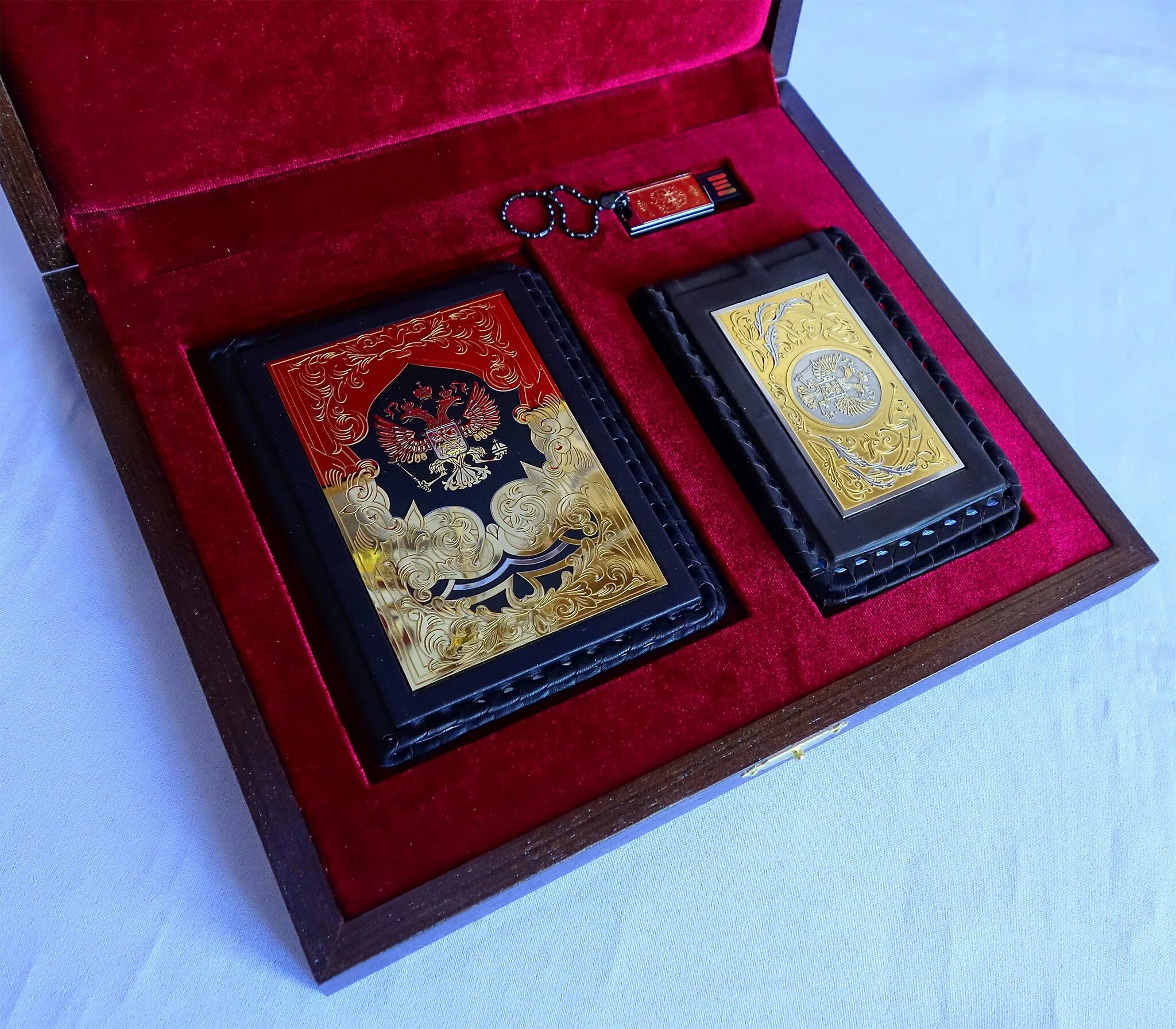 Какую книгу подарить руководителю. Книга мудрости руководителя. Великая мудрость соломона подарочное издание вяткина. Визитница директор. Какую книгу подарить руководителю.