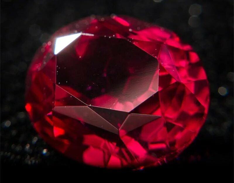 рубин (красный и малиновый корунд),. рубин с бриллиантами. рубиновый. рубиновый камень. рубин (минерал).