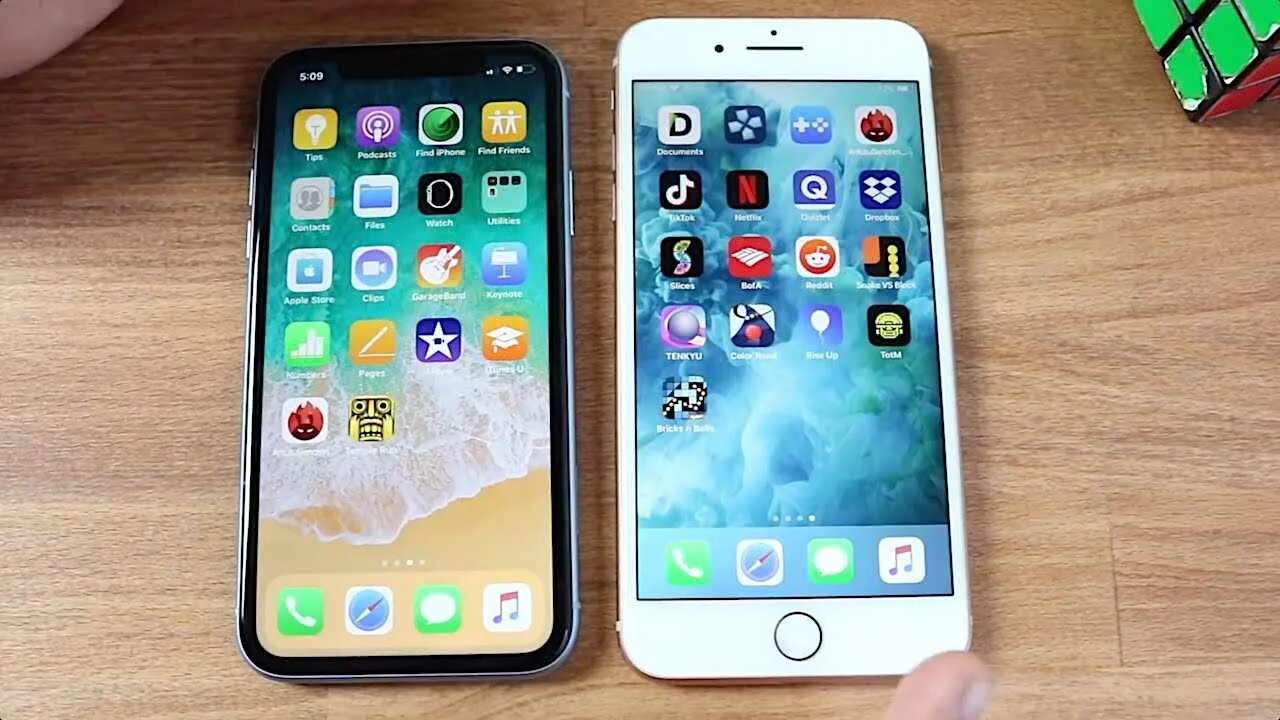 Iphone 8 vs XR. Iphone XR И iphone 8 Plus. Iphone 8 vs 8 Plus. Iphone 8 vs iphone XR. Айфон 8 против айфон 8