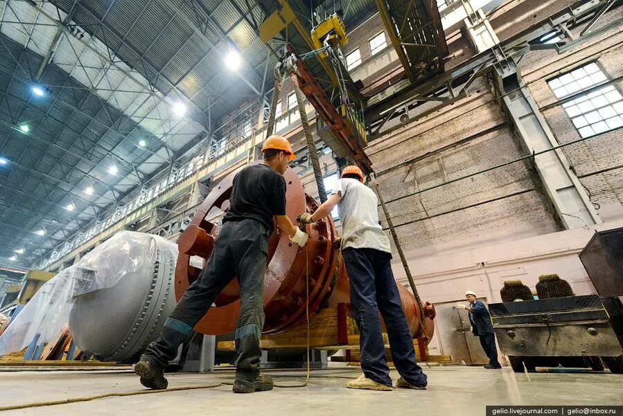 Завод новосибирск производство. Заводы Новосибирска. Машиностроение промышленность. Машиностроение в Новосибирске. Новосибирский завод промышленного машиностроения.