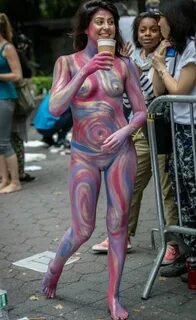 Body painting public