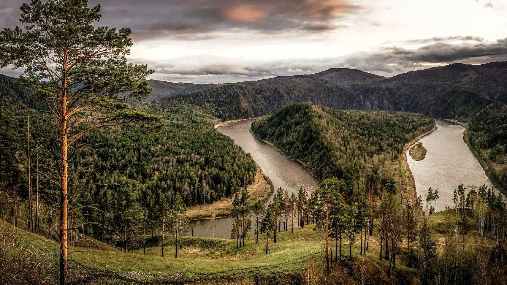 The country many rivers. Манская петля Красноярский край река. Река Мана Манская петля. Река Мана Красноярский край. Манская петля Красноярск.