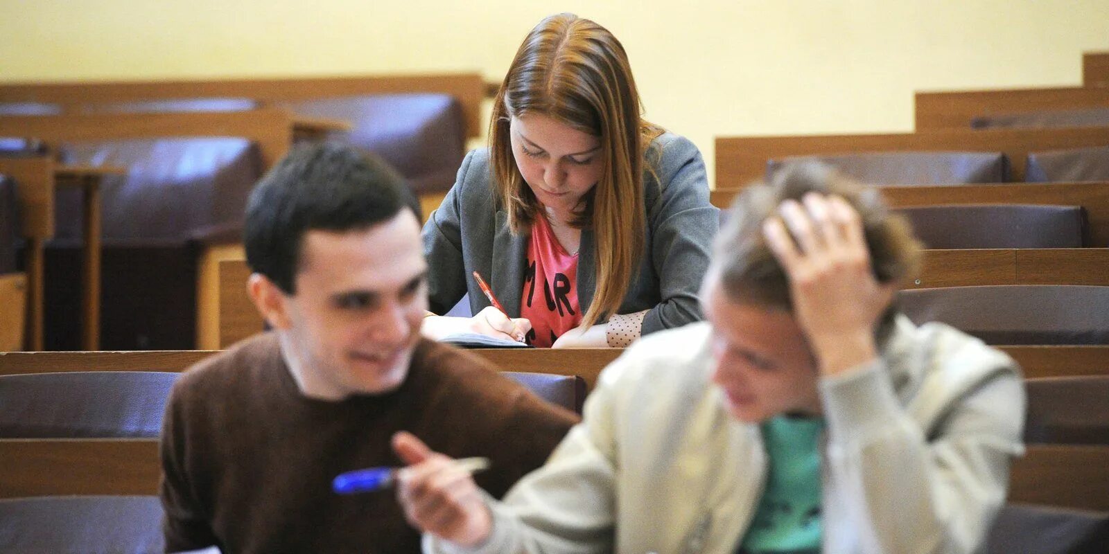 Как попасть в вуз. Гуманитарные вузы москвы. добровольный квалификационный экзамен. российские школы за рубежом. гуманитарный институт москва.
