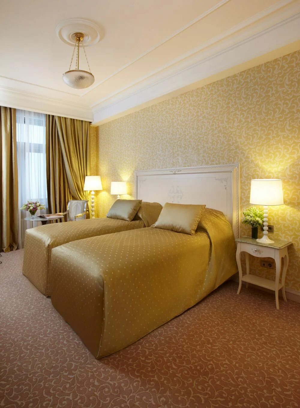 Брянск гостиница мегаполис 5. Рэдиссон коллекшн москва номера. The royal hotel москва. Москва отель the royal hotel ленинский проспект. The royal hotel москва.