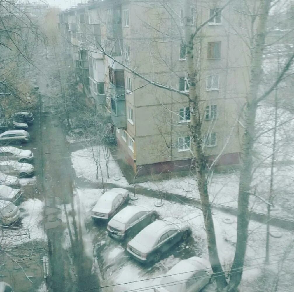 Где выпал снег в россии сегодня. В Барнауле выпал снег. Снег выпал неожиданно. Барнаул снег в июне. В Магадане выпал снег.
