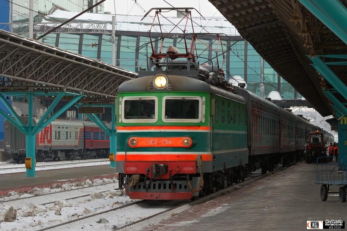 Самара поезд есть. Чс2к 521. чс2 на московских вокзалах. электровозы в депо рыбное. поезд на вокзале.