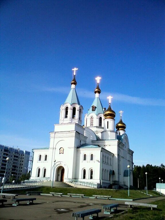Ангарский храм. Церковь в ангарске в 7 микрорайоне. Храм святой троицы ангарск. Храм во имя святой троицы ангарск. Храм святой троицы ангарск.