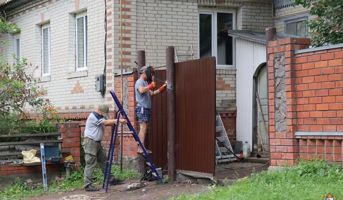 Теткино курская область обстановка. Поселок теткино Глушковского района. Тëткино в Курской области Глушковского района. Посёлок тёткино Курской области. Курская область теткино Глушковский район.