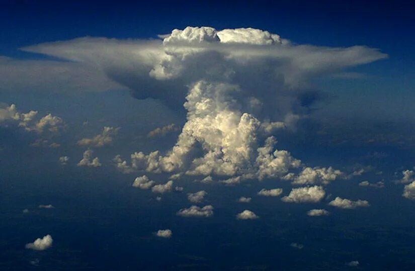 Зачем облака. Кучево-дождевые облака майами. кучево-дождевые (cumulonimbus, cb). виды кучевых облаков. кучево дождевые облака из самолета.