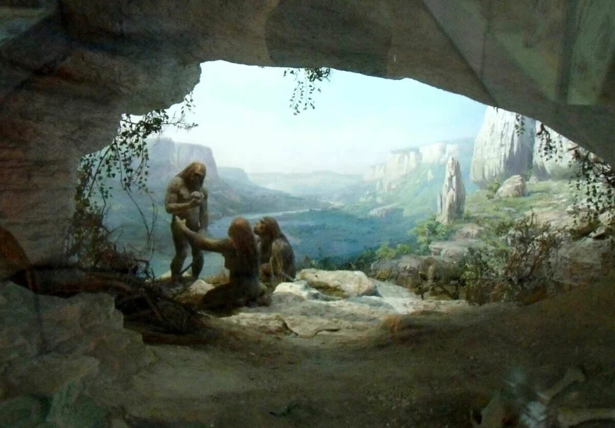Первобытный 2018. Первобытная пещера. Пещера первобытного человека. Древние люди в пещере. Пещера доисторического человека.