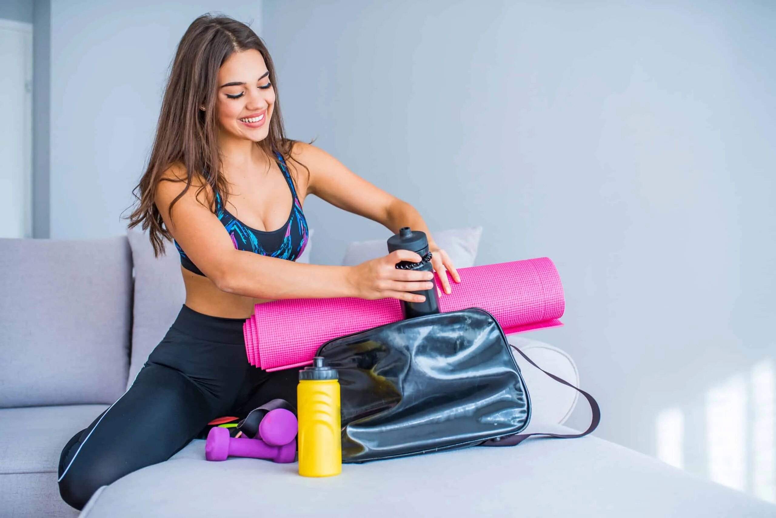 Prepare s. Спортивные сумки для спортзала. Gym Bag in Gym. Sport Bag woman. С какой сумкой ходить в спортзал.