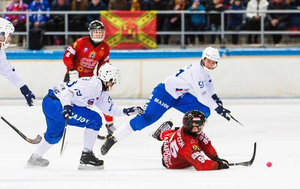 нефтяник динамо москва